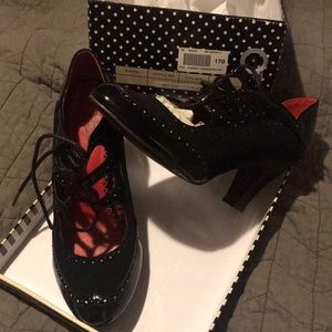 Banned Apparel black dress shoes